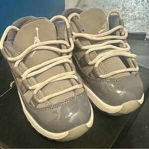 Toddler Jordans retro 11 lows “cool grey”